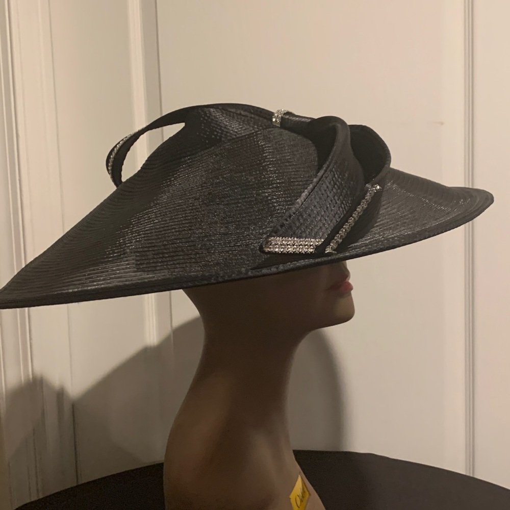 Elegant Black Wide-Brim Hat - Picture 2 of 4